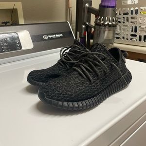 2016 Pirate Black Yeezys (no box)